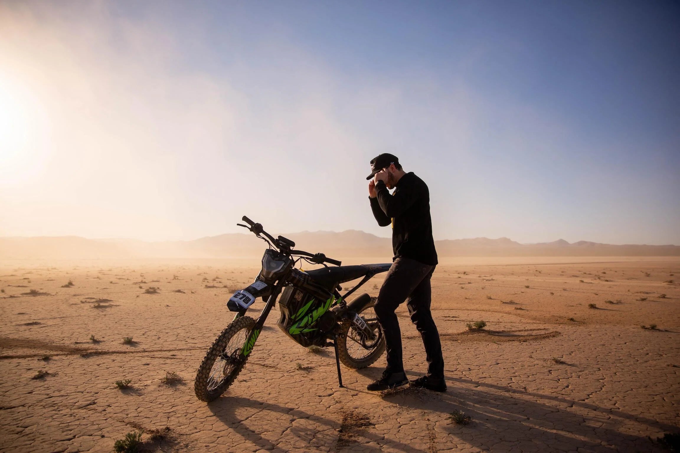 A man and 72V rawrr mantis on desert